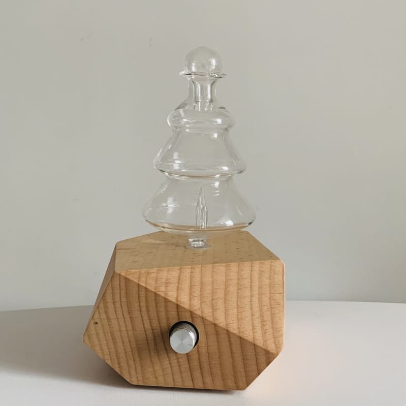 Custom branded nebulizer diffuser with wood base and box